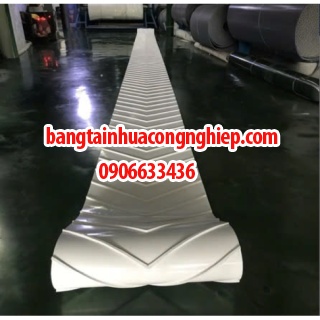 Băng tải PVC gân V trắng